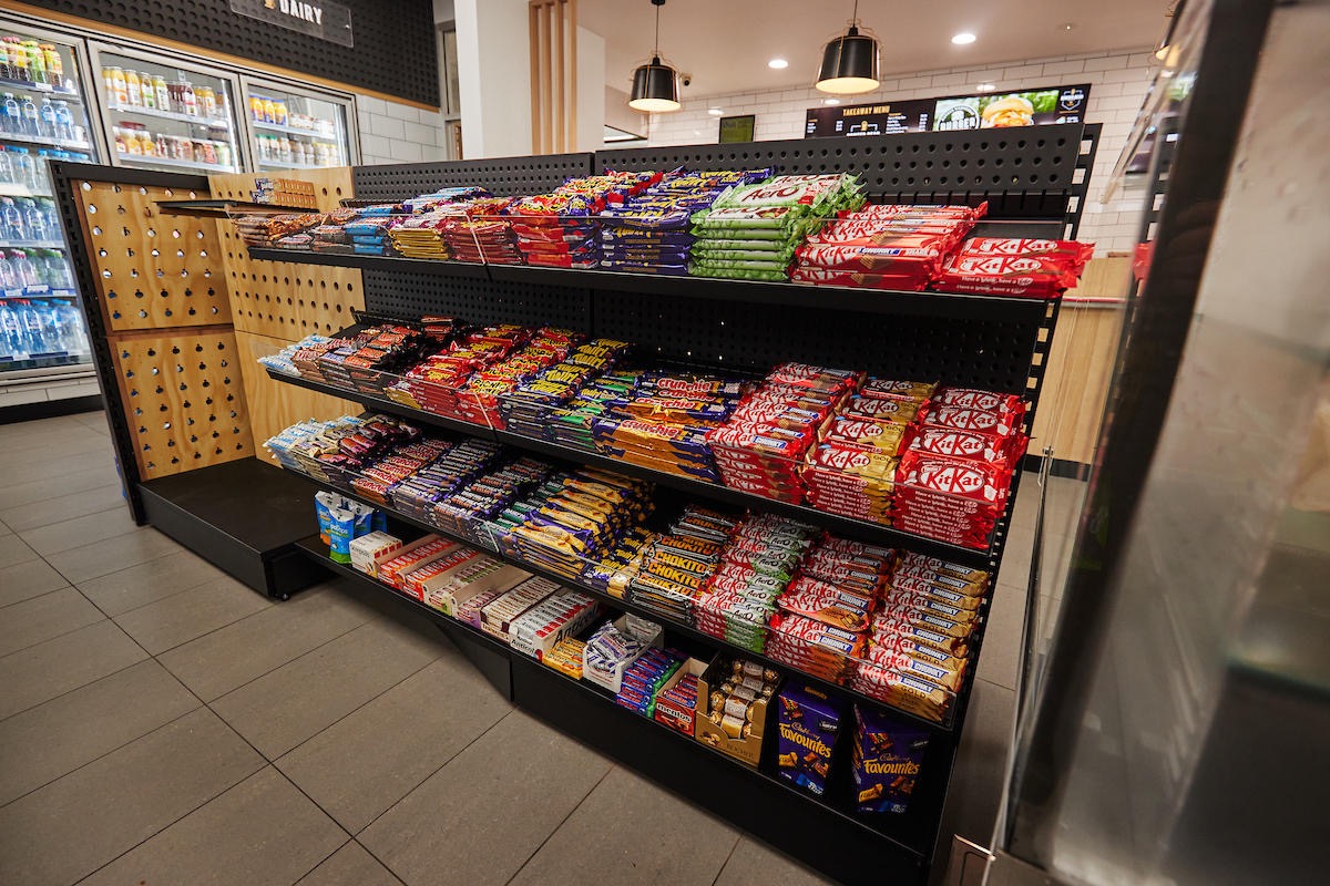 Petrol Station and Convenience Store. Violet Town, Victoria Fay