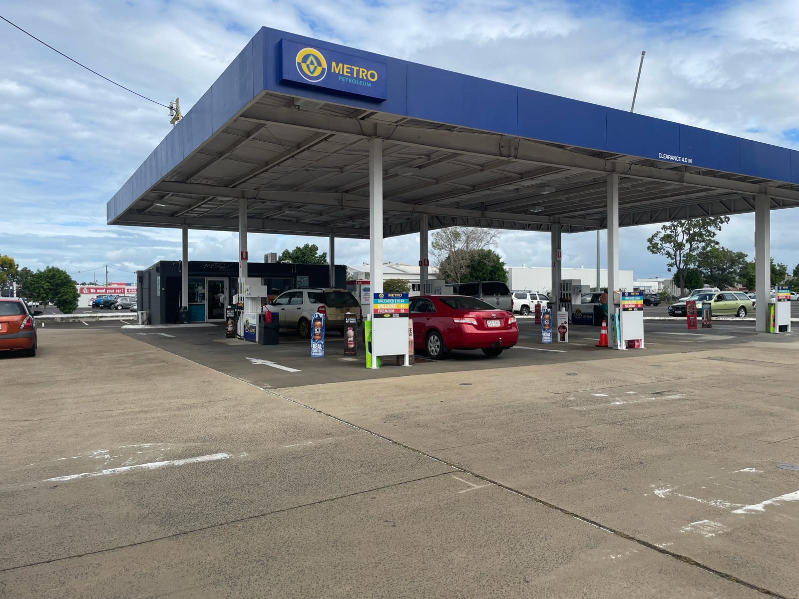 Metro Petrol Station and Convenience Store. Avoca/Bundaberg, Queensland